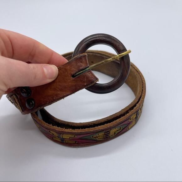 Vintage Handtooled Leather Belt, Made in Mexico, Size Medium. Wooden Buckle - Picture 2 of 7